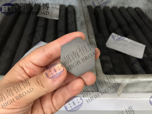 NIJレベルIV単独防護とマルチカーブデザインを備えた無加圧焼結炭化ホウ素R400弾道プレート