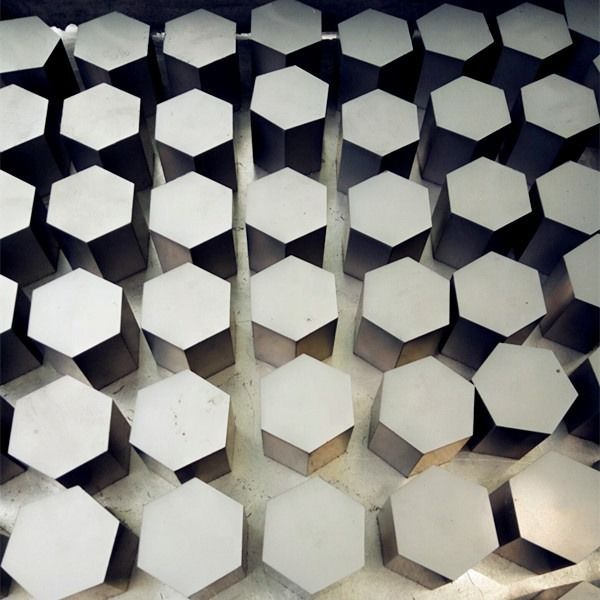 Pressureless Sintered Silicon Carbide Ceramic Tile SW50 mm Hexagonal Ballistic Armor Plate with 9 mm Thickness